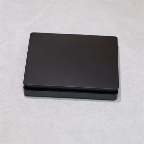 Trådløs fjernbetjening og Smart-Home controller til LED lysbånd i Just Wood skab