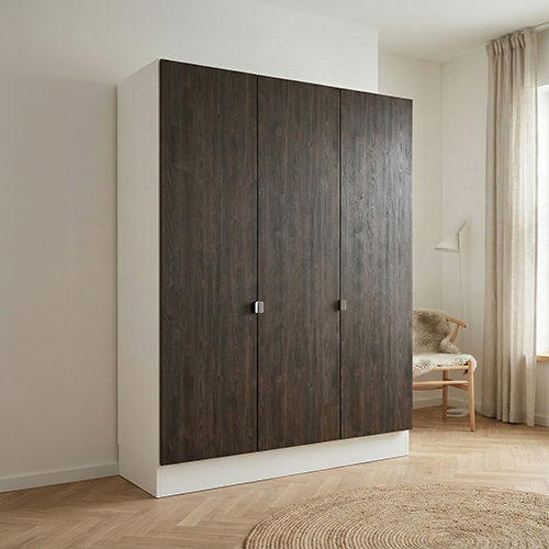 Kitchn Garderobeskab med 3 låger i træ 180 cm fra Kitchn med Cleveland Mørk Eg front